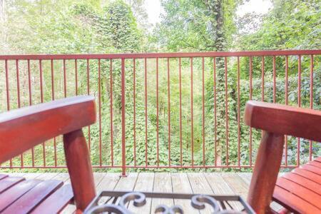 גטלינבורג Lodge G Sasquatch Lodges Sleeps 13 מראה חיצוני תמונה